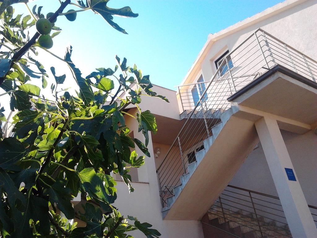 Apartments Jadranica Murter Luaran gambar